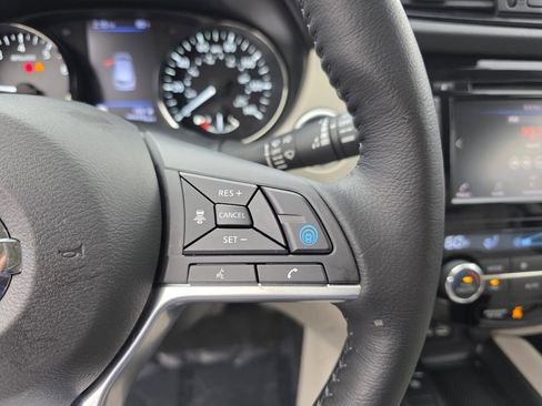 Used 2020 Nissan Rogue Sport SV w/ Technology Package image 19