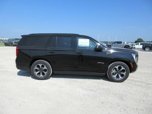 New 2026 GMC Yukon AT4 Ultimate AWD/4WD image 3