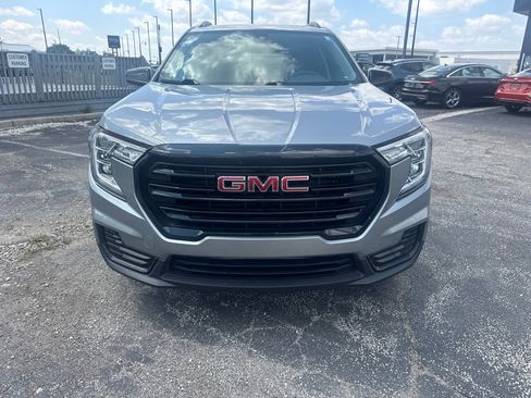Certified 2024 GMC Terrain SLE w/ Driver Convenience Package FWD image 2
