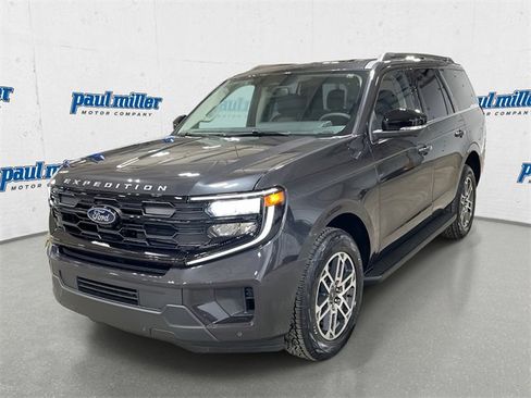 New 2025 Ford Expedition Active image 1