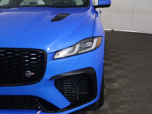 Used 2022 Jaguar F-PACE SVR image 20