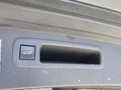 Used 2021 Toyota Highlander Limited image 15