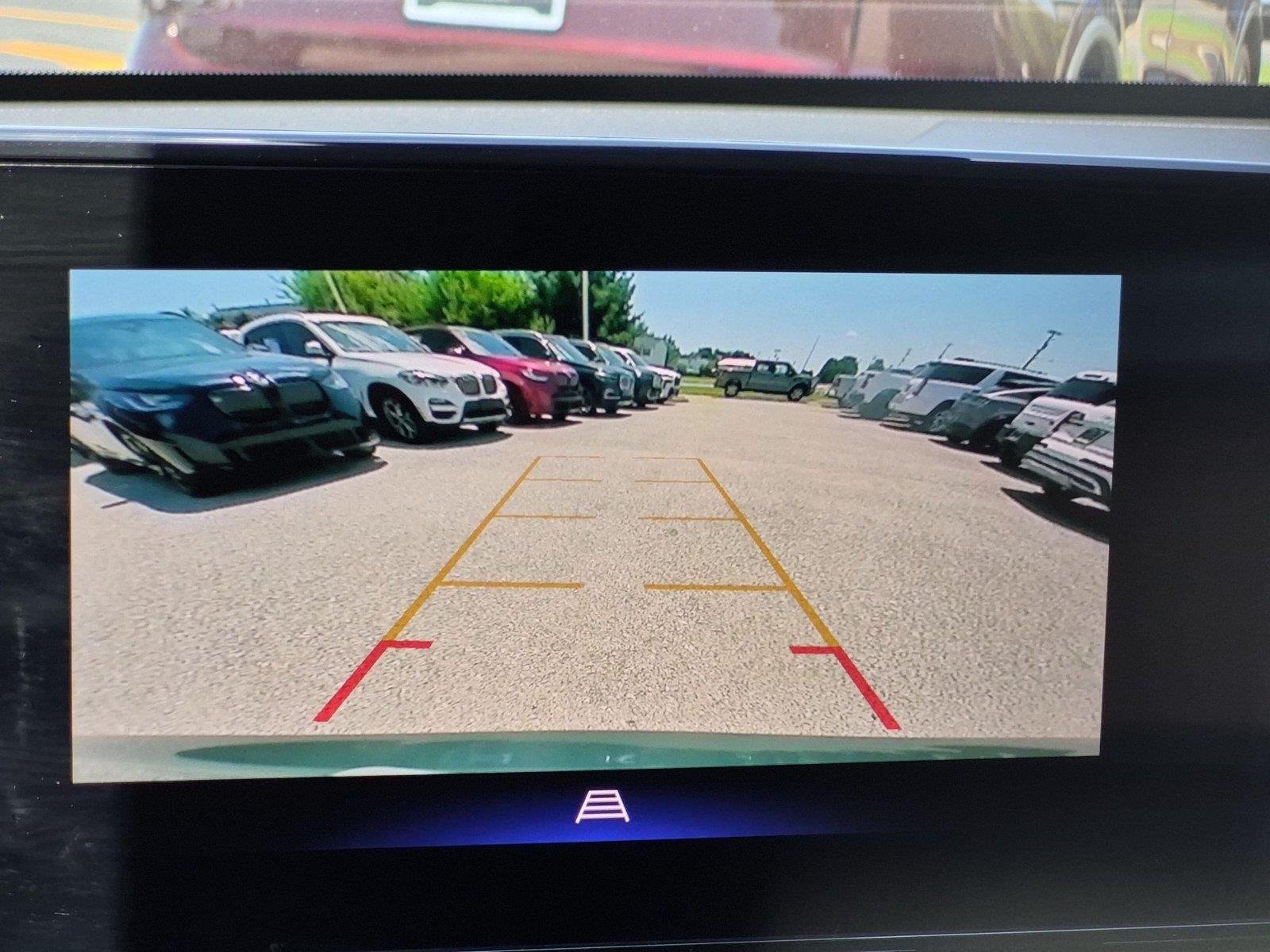 Used 2025 Chevrolet Trax LT FWD image 26