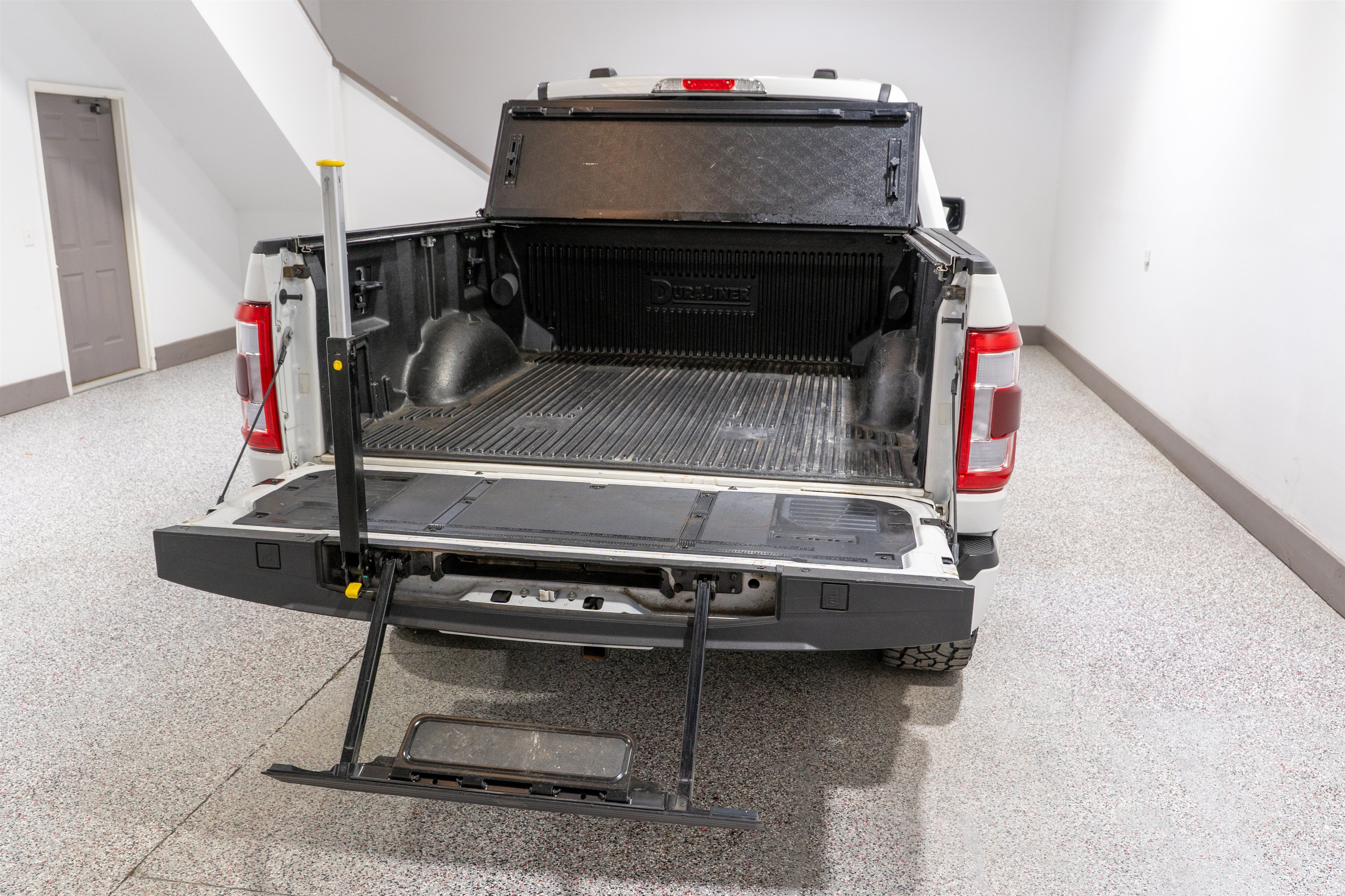 Used 2023 Ford F150 Platinum AWD/4WD image 12