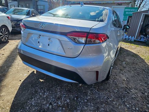Used 2021 Toyota Corolla LE FWD image 1