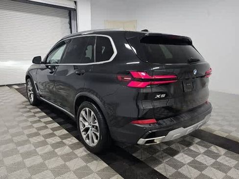 Used 2025 BMW X5 xDrive40i w/ Climate Comfort Package image 2