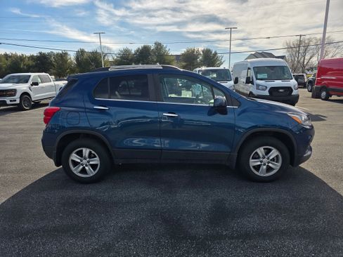 Used 2019 Chevrolet Trax LT w/ LT Convenience Package image 5
