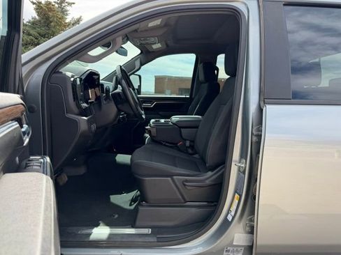 Used 2024 Chevrolet Silverado 2500 LT AWD/4WD image 12