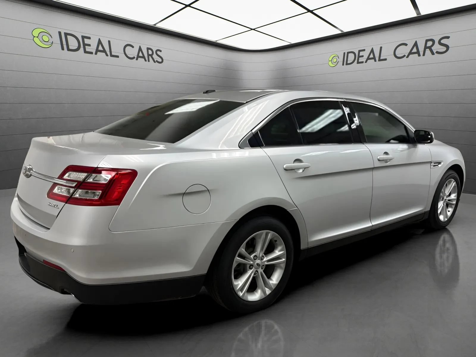 Used 2014 Ford Taurus SEL w/ Equipment Group 201A FWD image 5