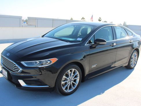 Used 2018 Ford Fusion Energi SE image 6
