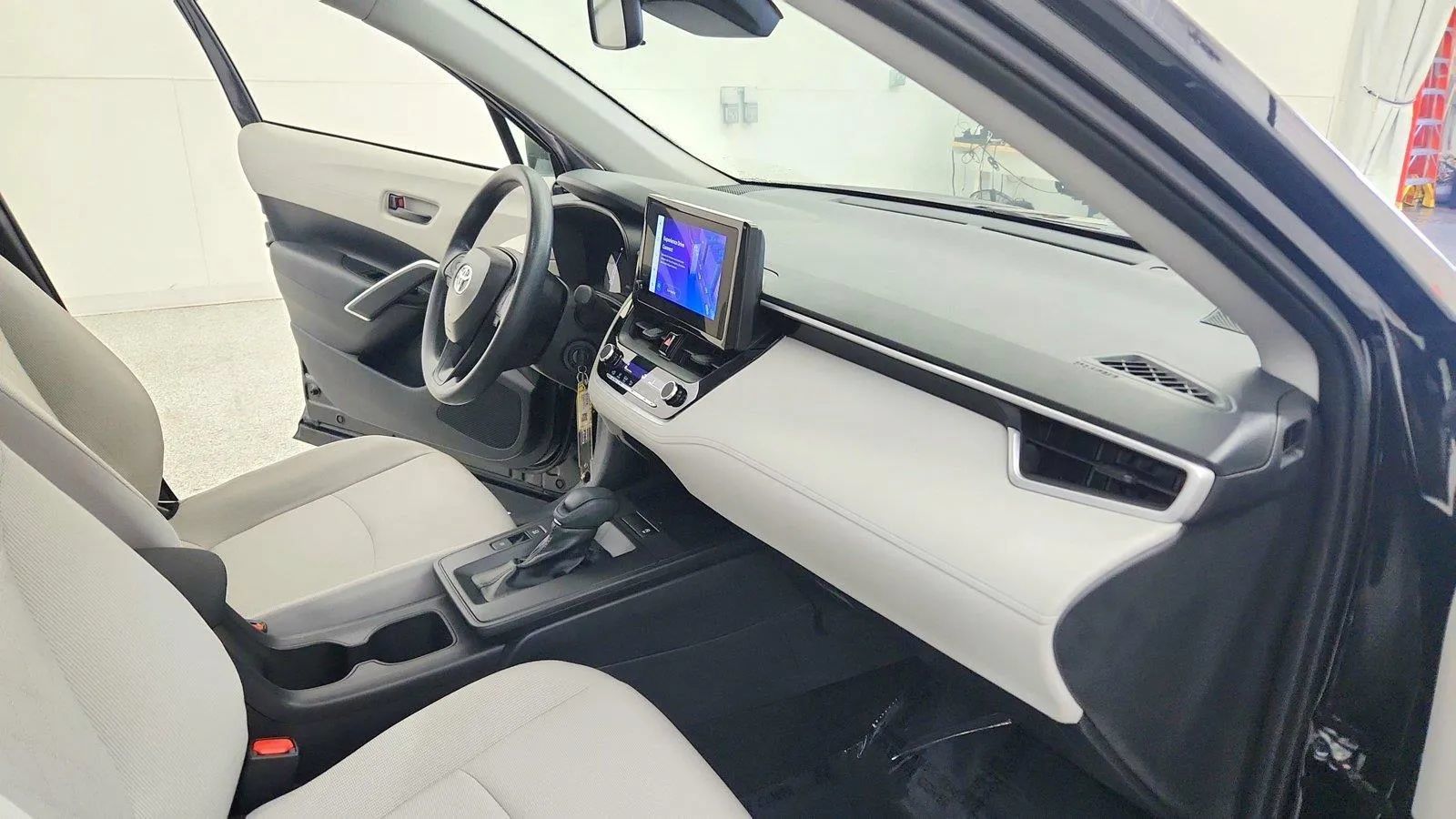 Used 2026 Toyota Corolla Cross L FWD image 28
