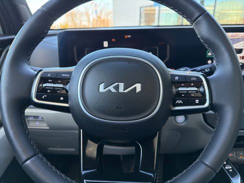 Used 2025 Kia Sorento SX Prestige image 40
