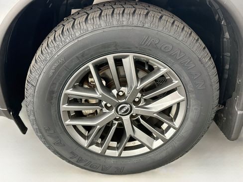 Used 2023 Nissan Rogue S AWD/4WD image 11