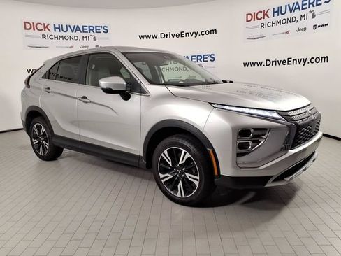 Used 2024 Mitsubishi Eclipse Cross SE AWD/4WD image 3