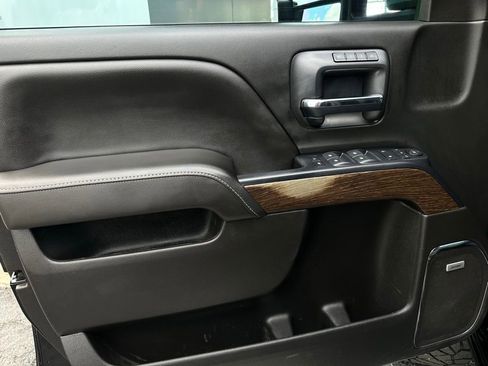 Used 2018 GMC Sierra 3500 Denali w/ Duramax Plus Package image 11