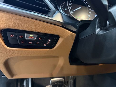 Used 2022 BMW 330e xDrive image 37