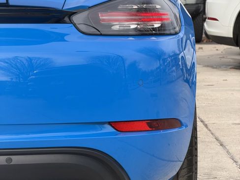 Used 2025 Porsche 718 Cayman w/ Sport Chrono Package image 15