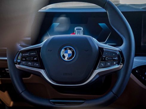 Used 2025 BMW i4 xDrive40i w/ Premium Package image 25