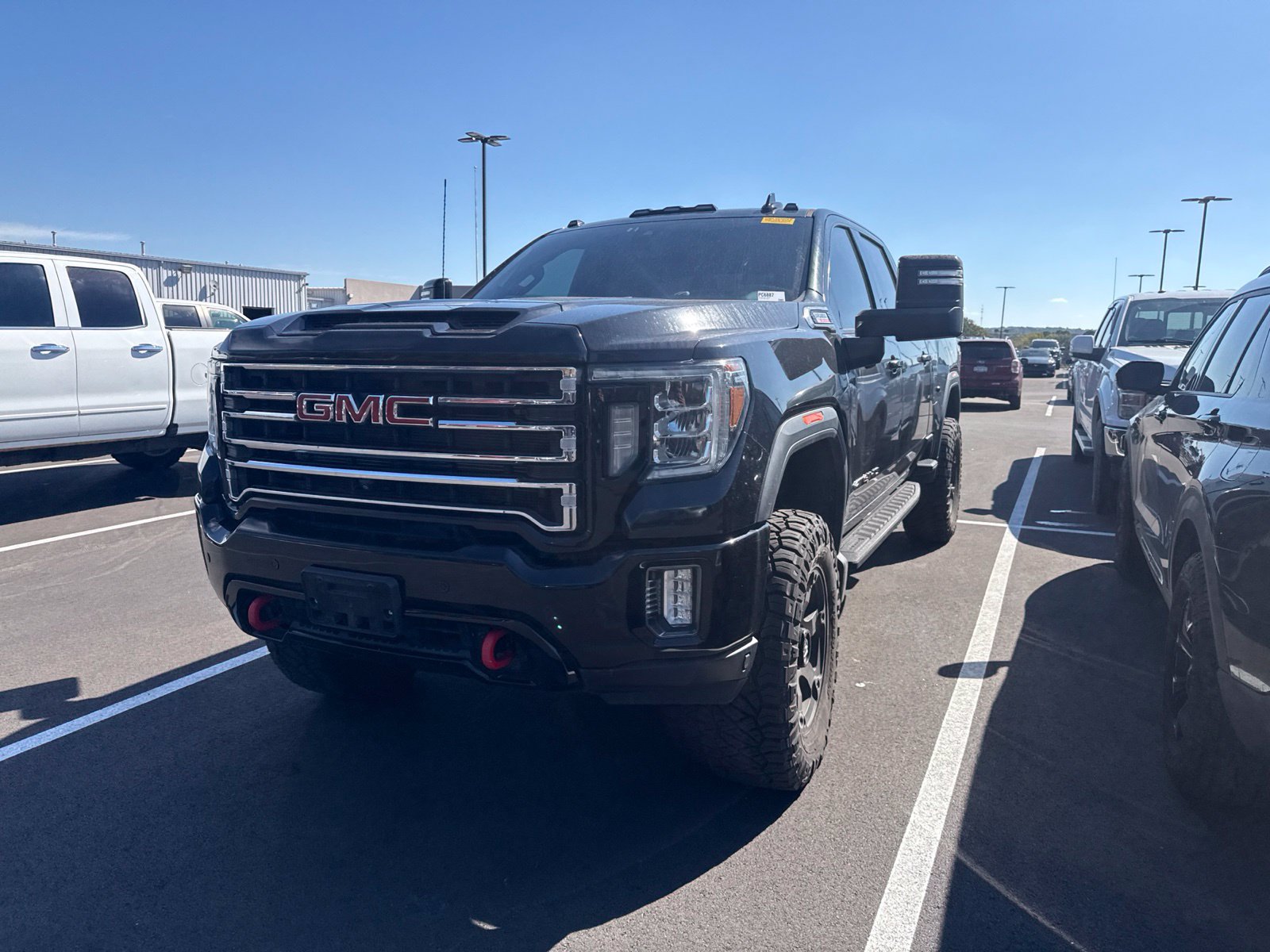 Used 2021 GMC Sierra 2500 AT4 w/ AT4 Premium Plus Package AWD/4WD image 3