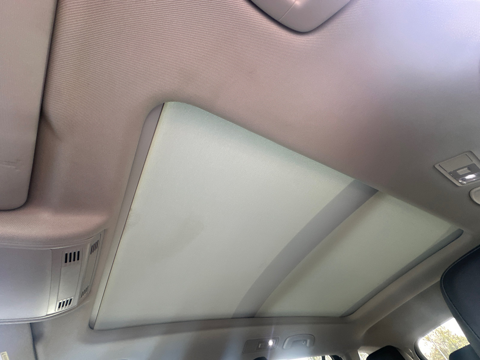 Used 2019 Volkswagen Tiguan SEL FWD image 31