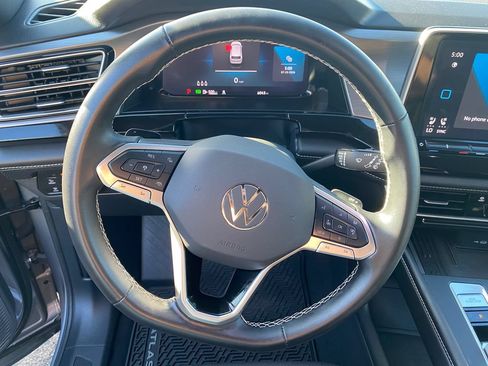 Used 2025 Volkswagen Atlas Cross Sport SE FWD image 14