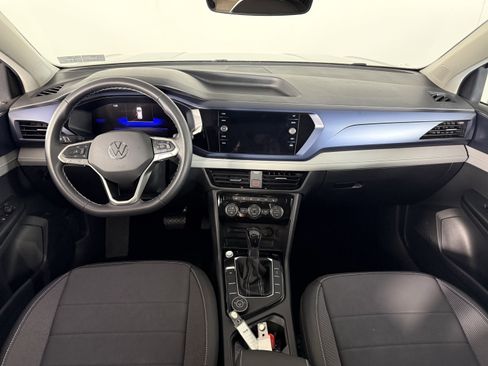 Used 2024 Volkswagen Taos SE w/ Panoramic Sunroof Package image 18