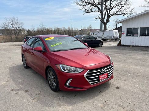 Used 2017 Hyundai Elantra SE w/ SE A/T Tech Package 03 FWD image 3