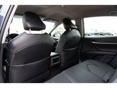 Used 2020 Toyota Camry SE image 12