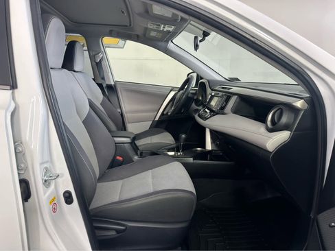 Used 2013 Toyota RAV4 XLE image 19