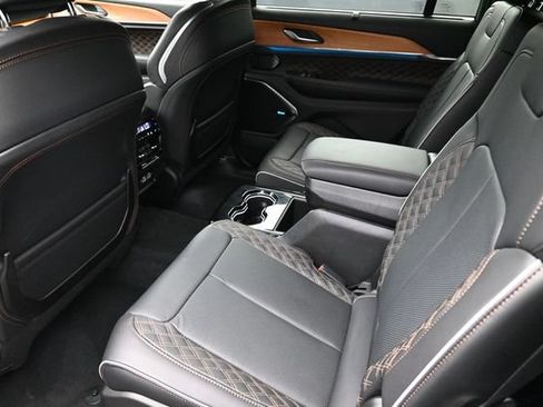 Used 2025 Jeep Grand Cherokee L Summit AWD/4WD image 20
