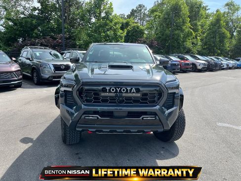 Used 2025 Toyota Tacoma TRD Pro AWD/4WD image 9