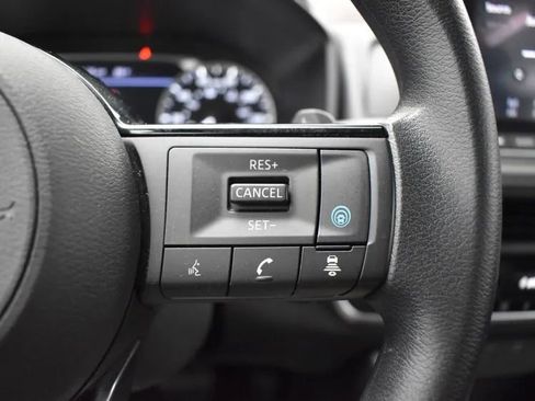 Used 2023 Nissan Rogue SV image 23
