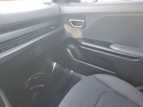 Used 2025 Kia K4 LXS image 24