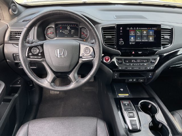 Used 2024 Honda Passport Black Edition image 11