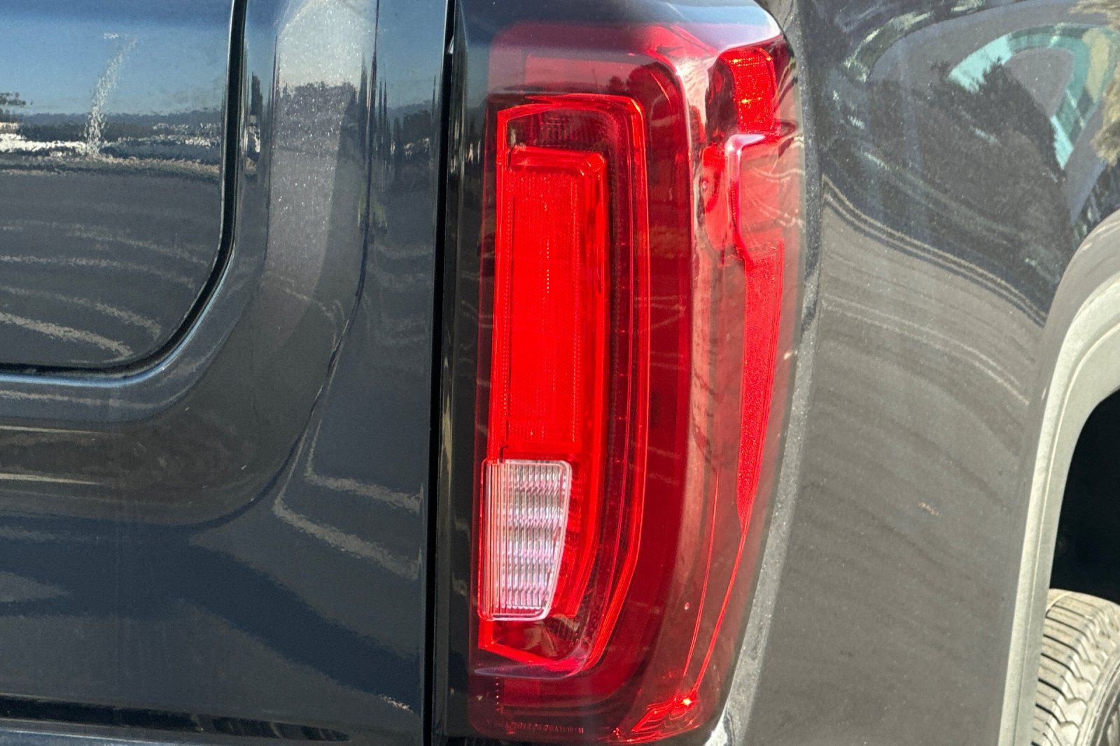 Used 2026 GMC Sierra 1500 SLT AWD/4WD image 48
