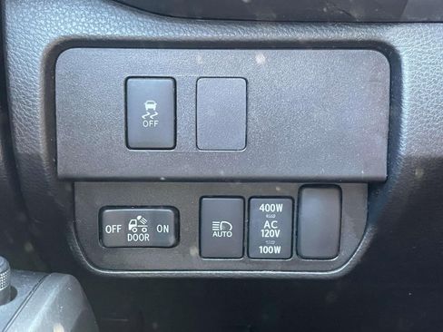 Used 2023 Toyota Tacoma TRD Sport AWD/4WD image 17