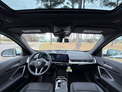 New 2026 BMW X1 xDrive28i w/ Technology Package image 2