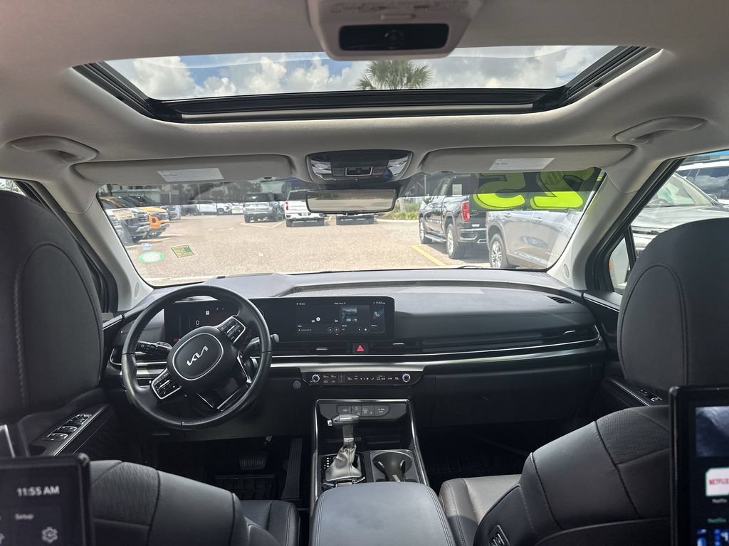 Used 2025 Kia Carnival SX Prestige FWD image 28