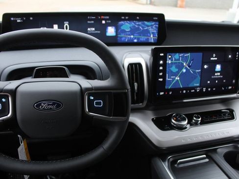 New 2026 Ford Expedition Active RWD image 18