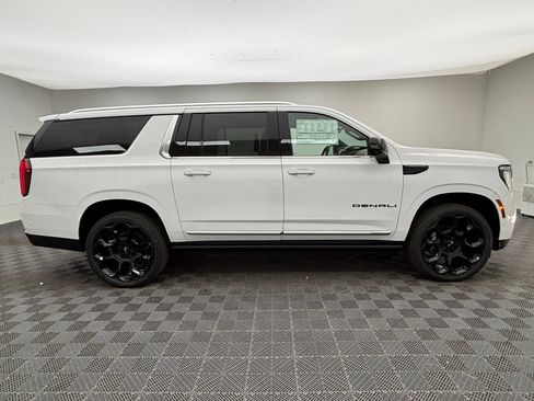 New 2026 GMC Yukon XL Denali w/ Denali Reserve Package AWD/4WD image 10