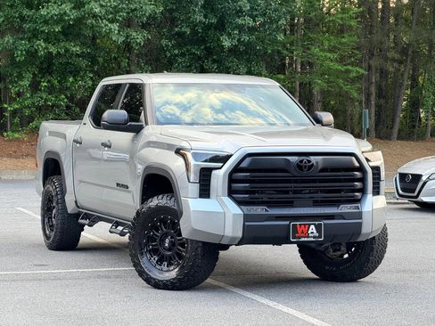 Used 2025 Toyota Tundra SR5 AWD/4WD image 3