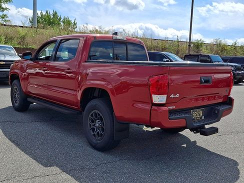 Used 2016 Toyota Tacoma SR w/ Towing Package AWD/4WD image 4