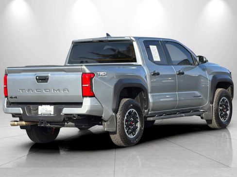 Used 2025 Toyota Tacoma TRD Off-Road AWD/4WD image 2