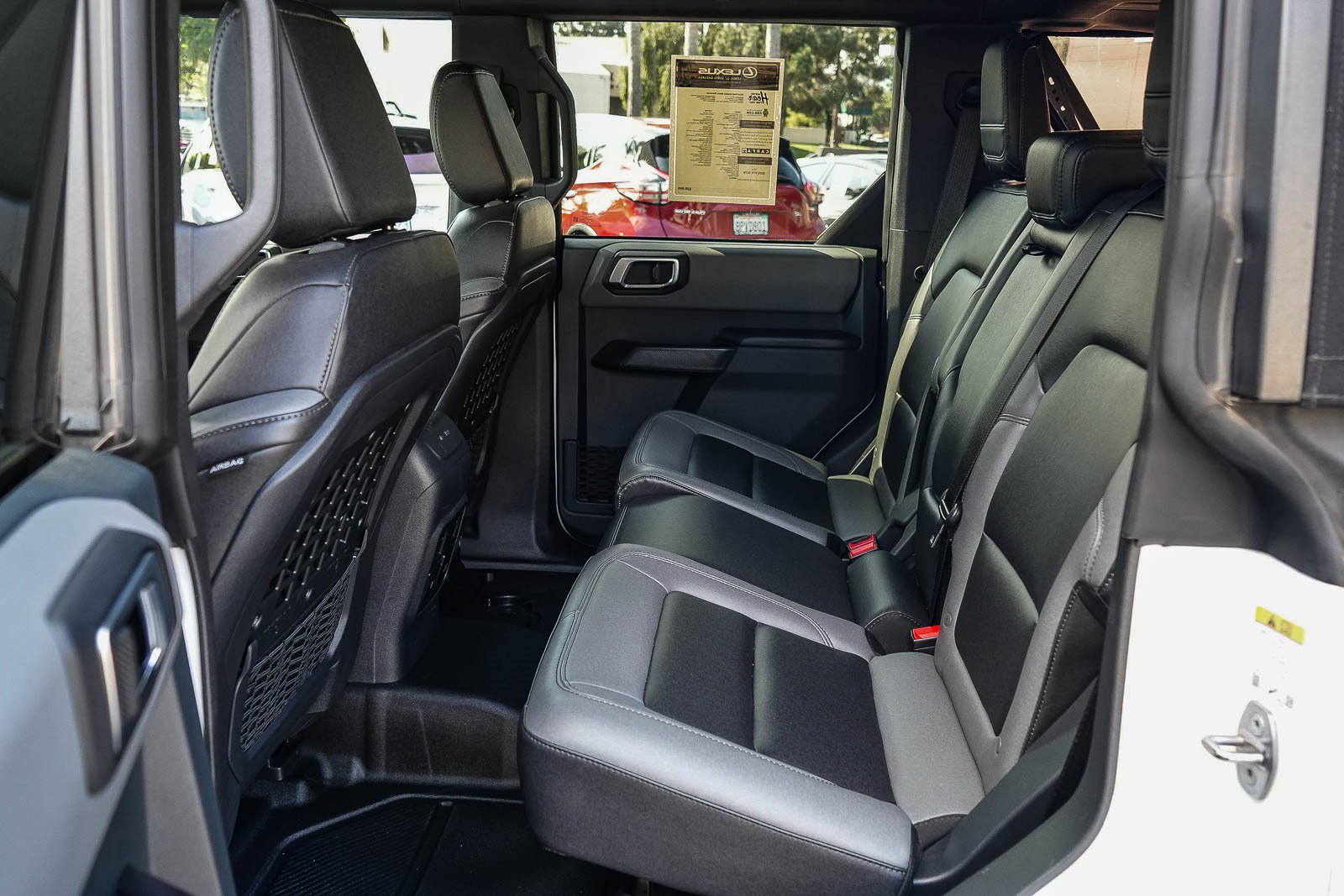 Used 2024 Ford Bronco Black Diamond AWD/4WD image 16