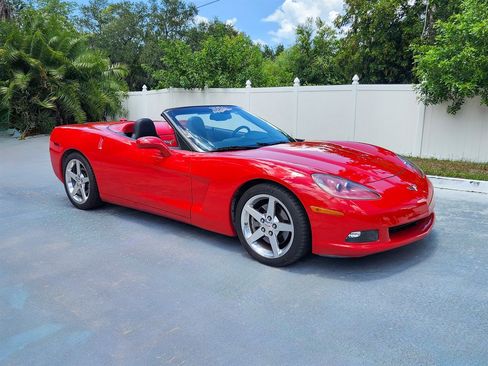 Used 2005 Chevrolet Corvette Convertible w/ Preferred Equipment Group RWD image 2