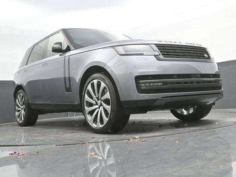 New 2025 Land Rover Range Rover SE image 36