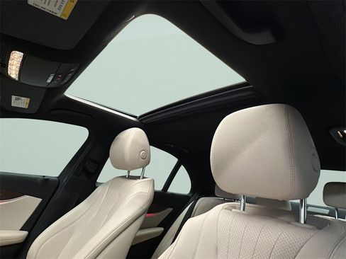 Used 2017 Mercedes-Benz E 300 4MATIC image 12