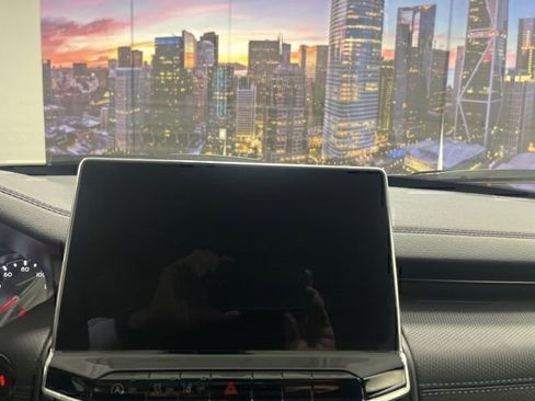 New 2026 Jeep Compass Latitude image 13