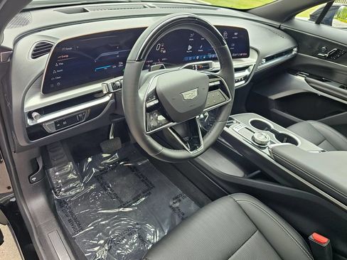 Used 2026 Cadillac Lyriq Premium Sport AWD/4WD image 19