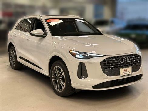 Used 2025 Audi Q5 Premium Plus image 3